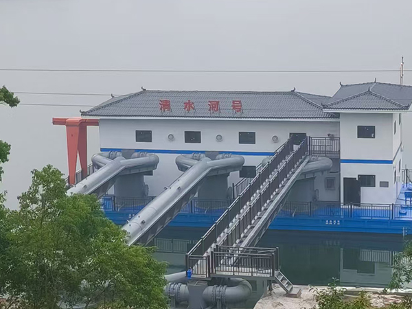 立式旋转接头摇臂式取水泵船-多个摇臂 立式旋转接头摇臂式取水泵船-多个摇臂